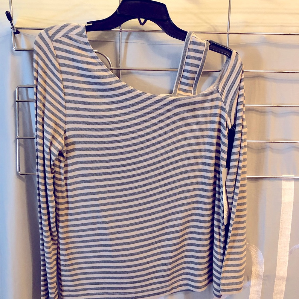 Cabi Dare Tee 
Striped Long Sleeve Top